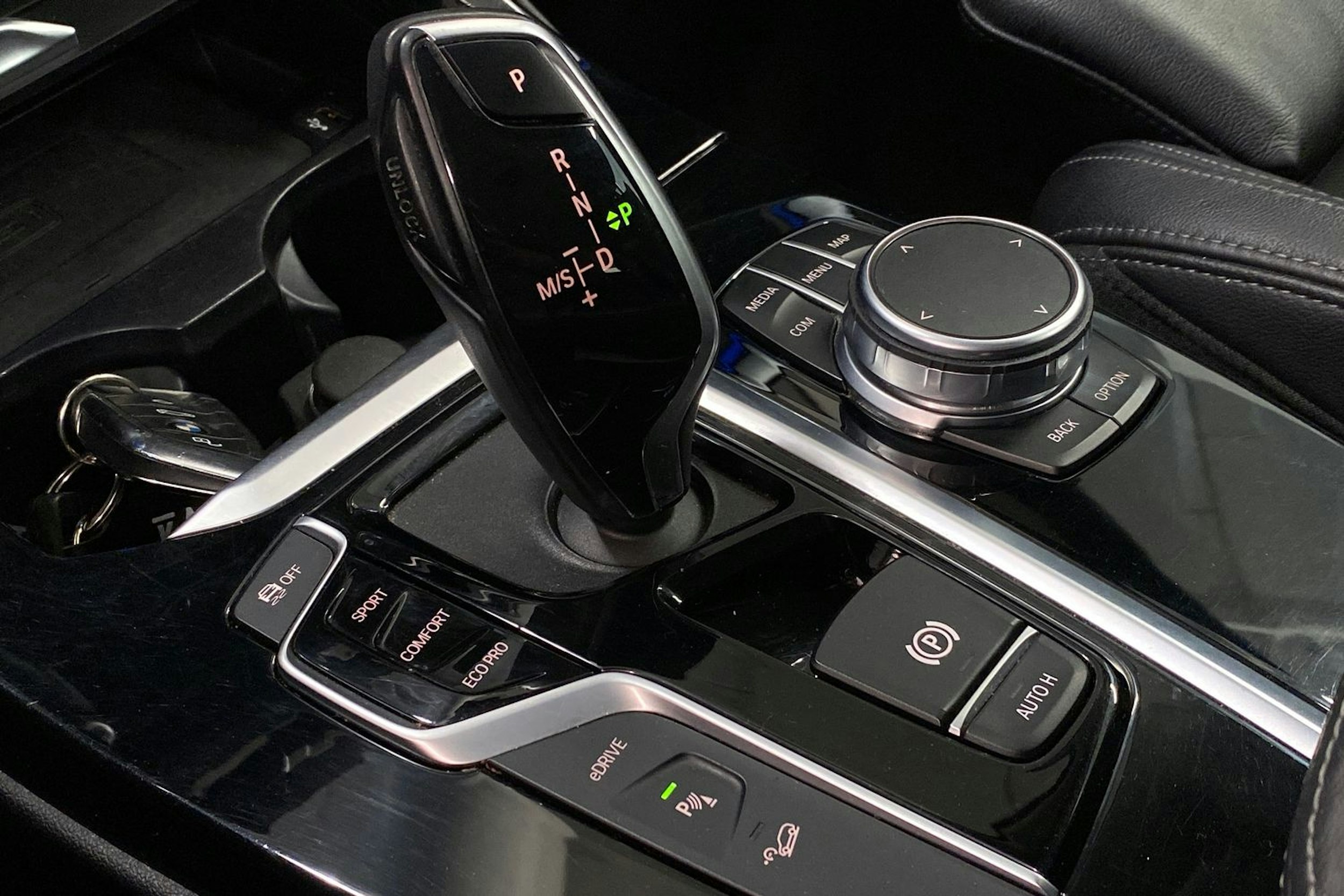 Musta BMW X3 2020 kuva 27.