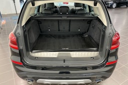 Musta BMW X3 2020 kuva 28.