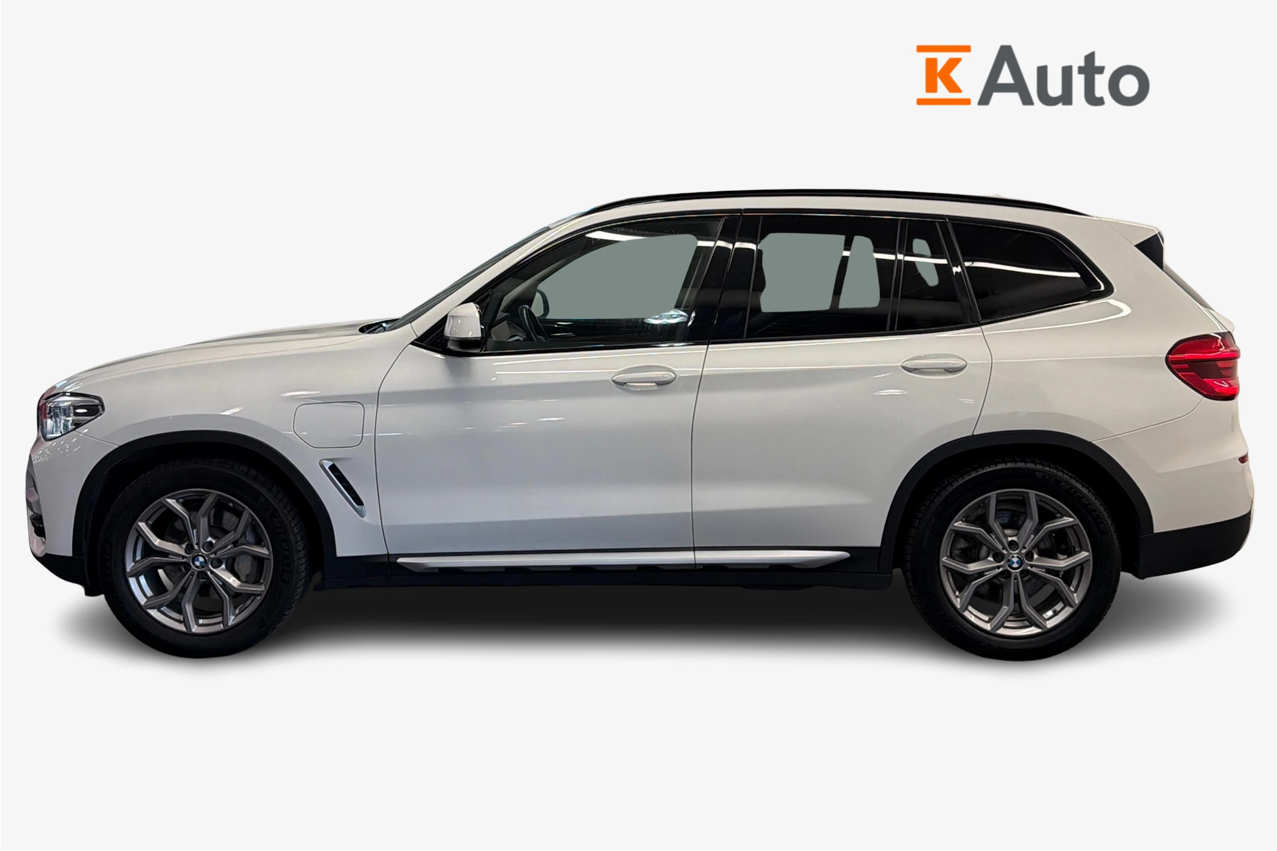 valkoinen BMW X3 2020 kuva 5.