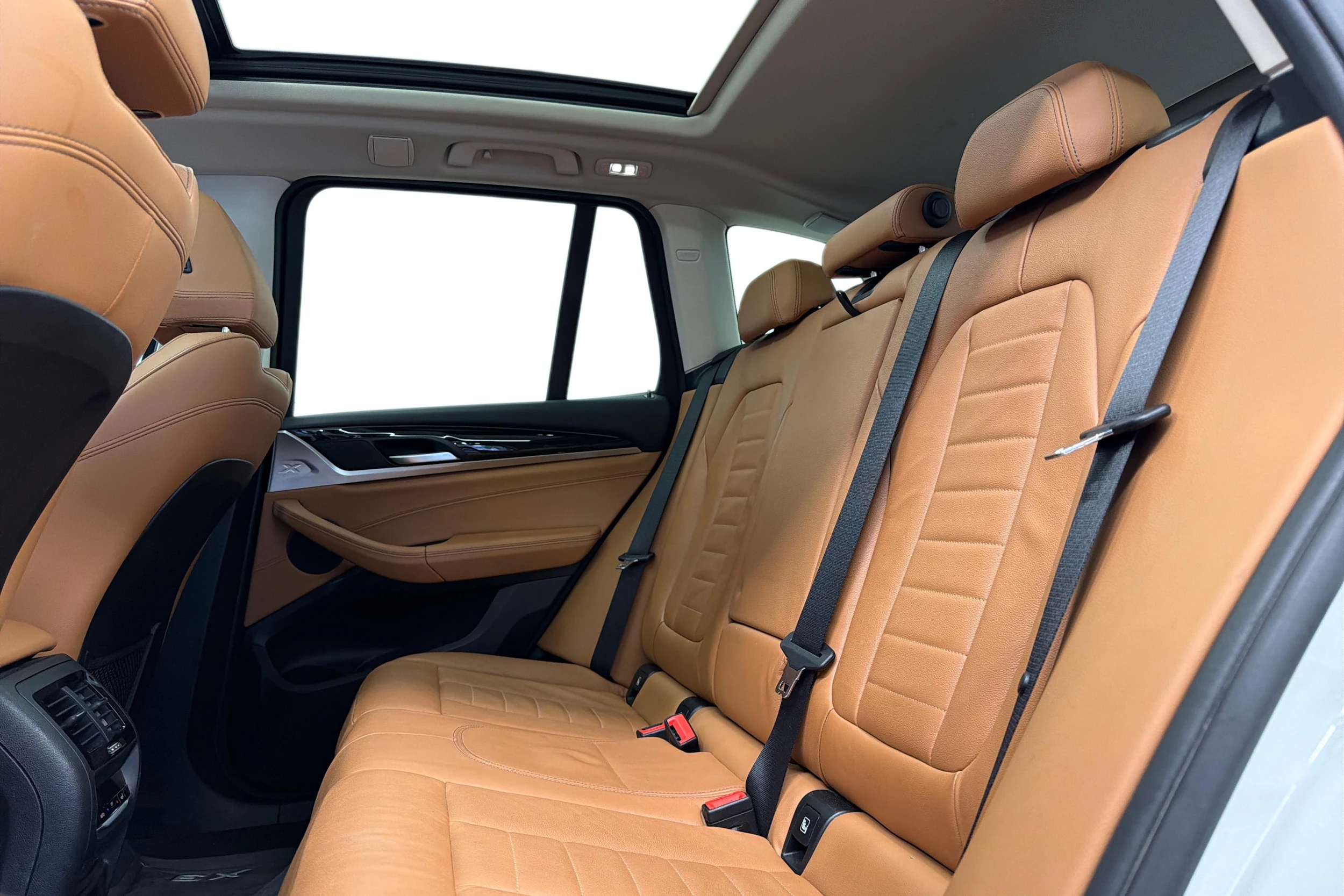 valkoinen BMW X3 2020 kuva 8.