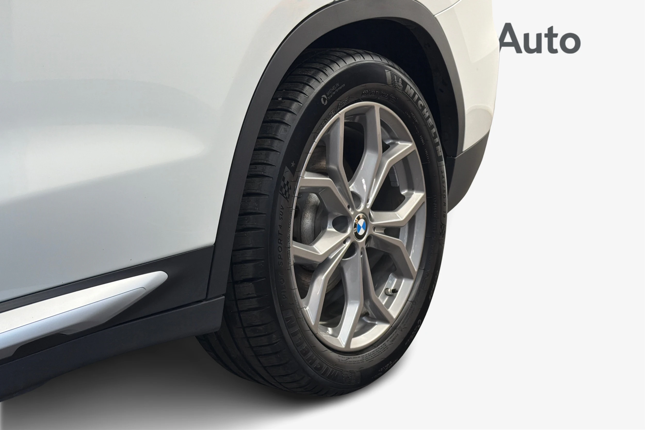 valkoinen BMW X3 2020 kuva 9.