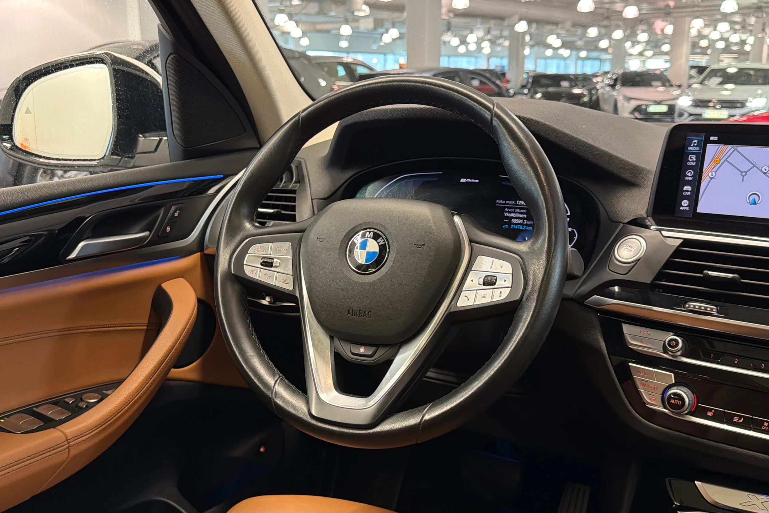 valkoinen BMW X3 2020 kuva 15.