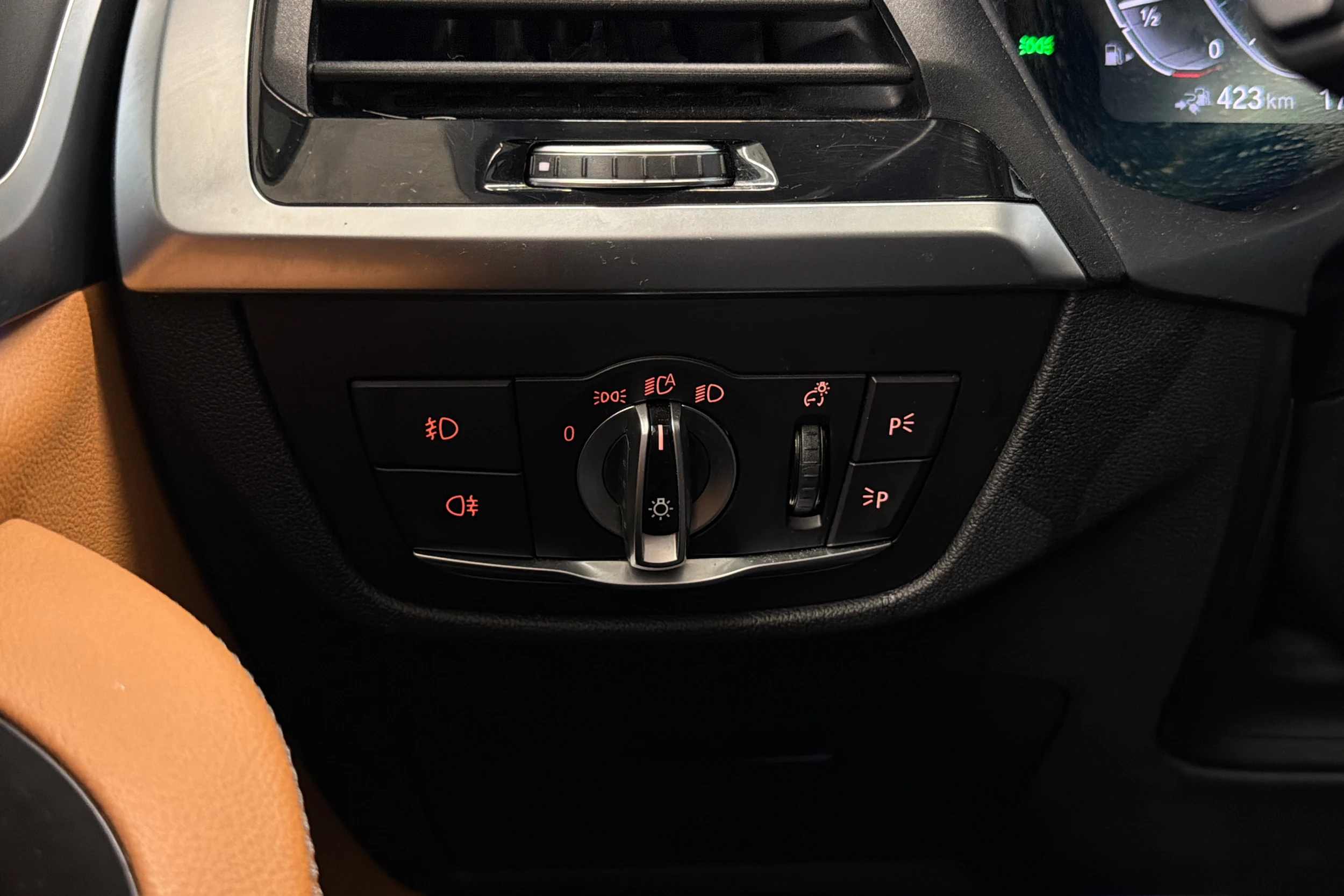 valkoinen BMW X3 2020 kuva 21.