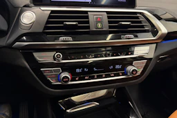 valkoinen BMW X3 2020 kuva 24.