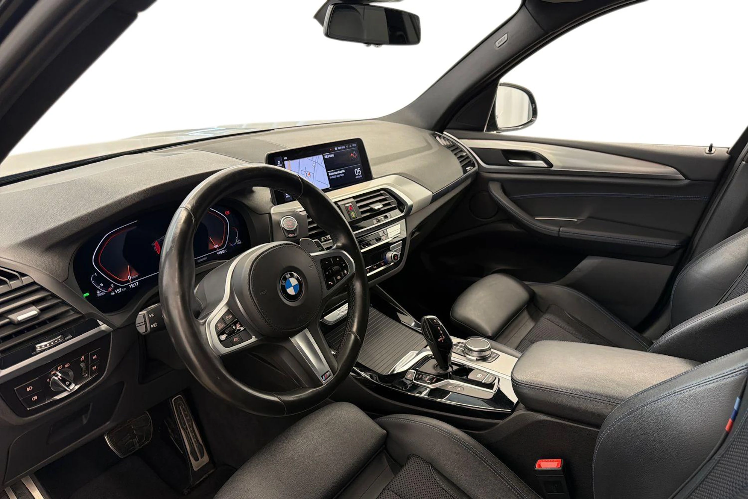 musta BMW X3 2020 kuva 6.
