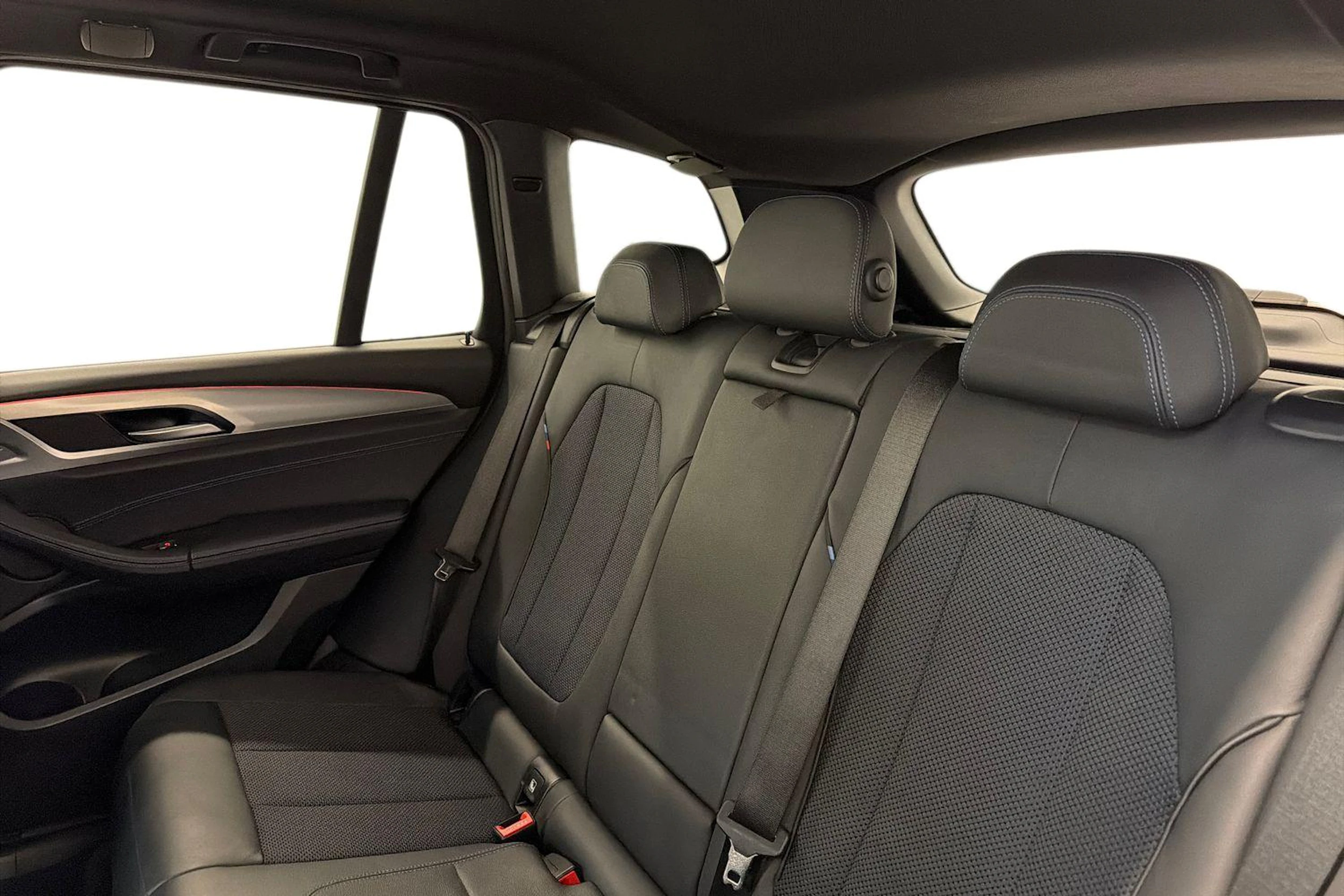 musta BMW X3 2020 kuva 8.