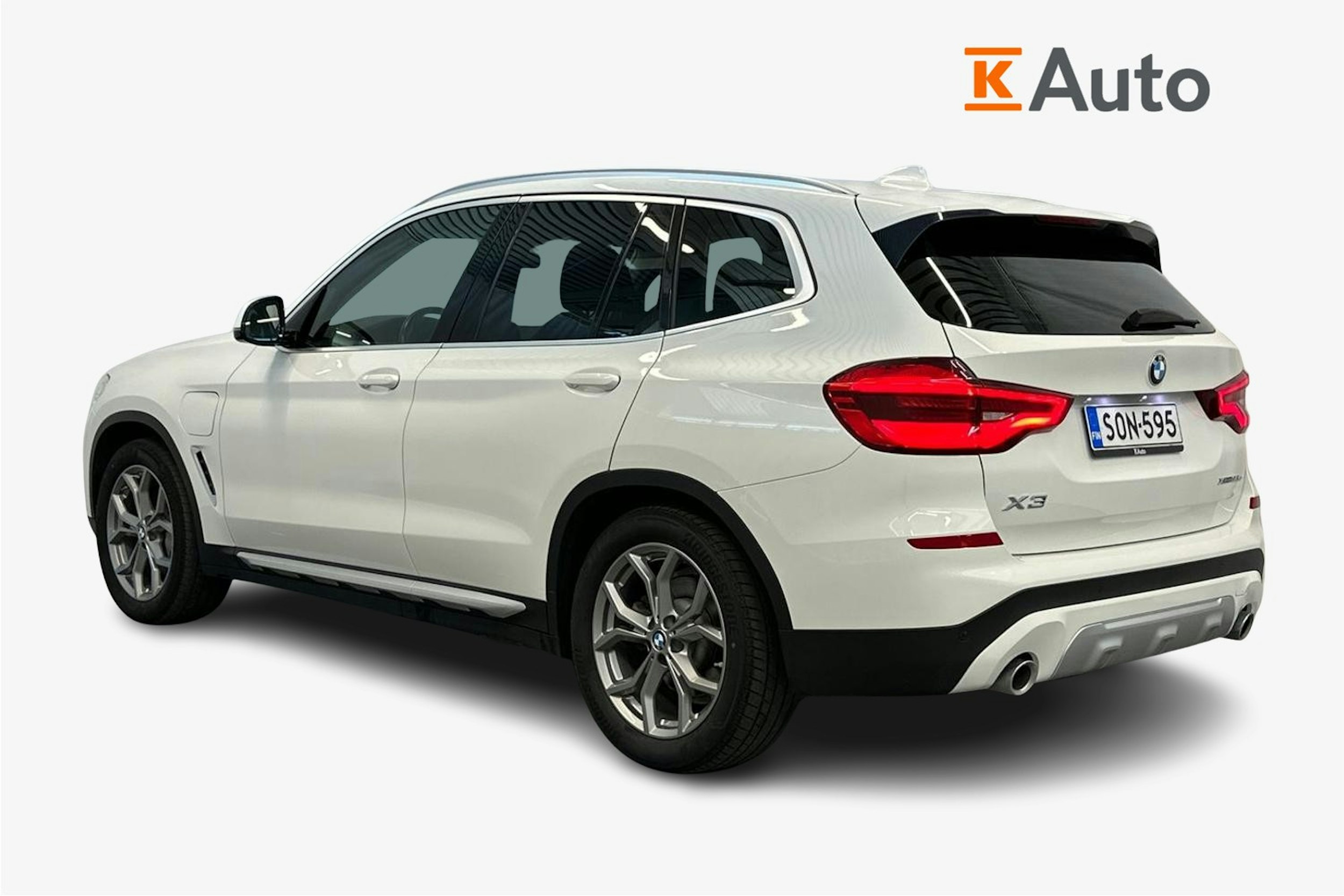 Valkoinen BMW X3 2020 kuva 2.