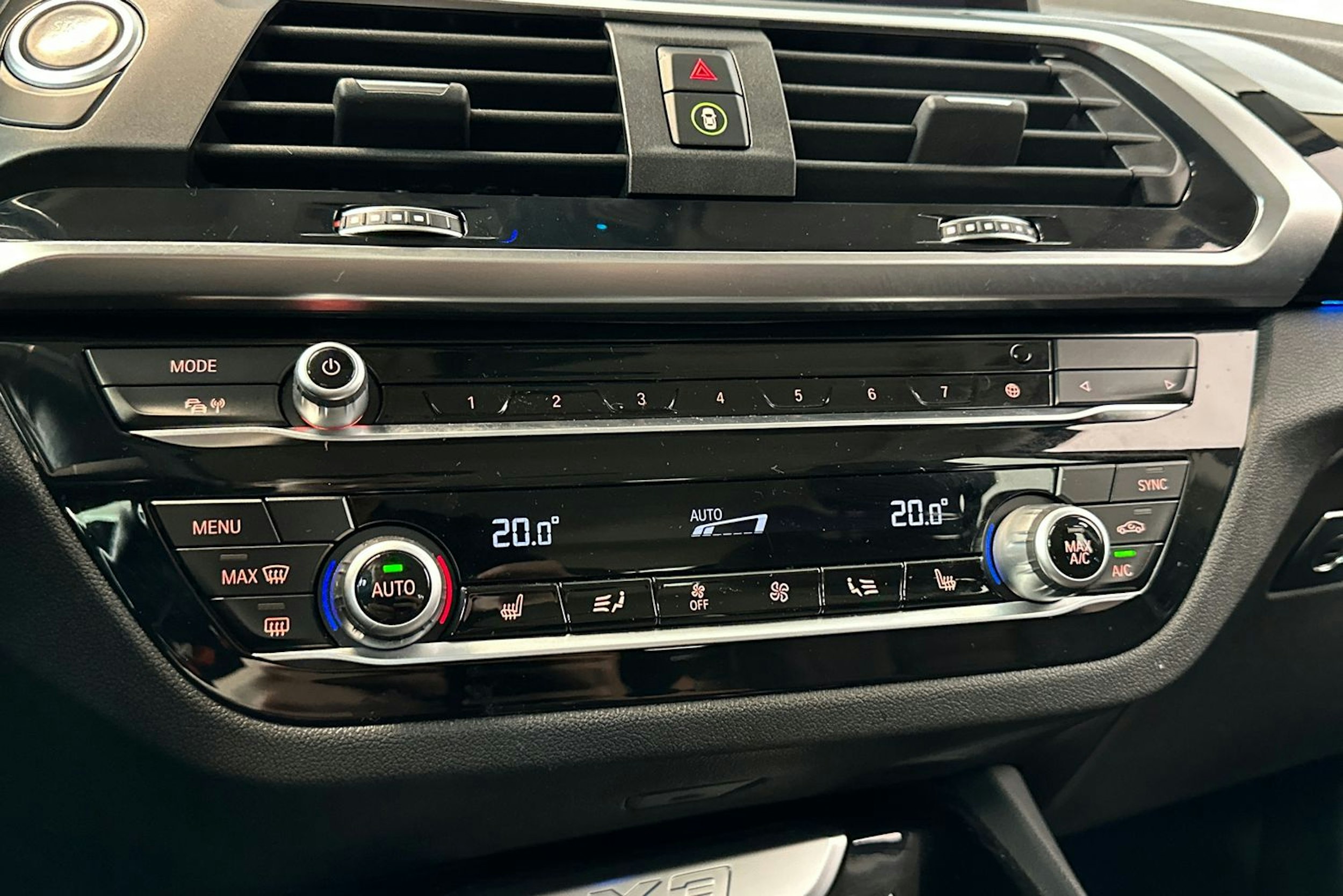 Valkoinen BMW X3 2020 kuva 26.