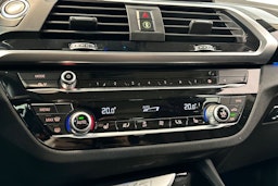 Valkoinen BMW X3 2020 kuva 26.