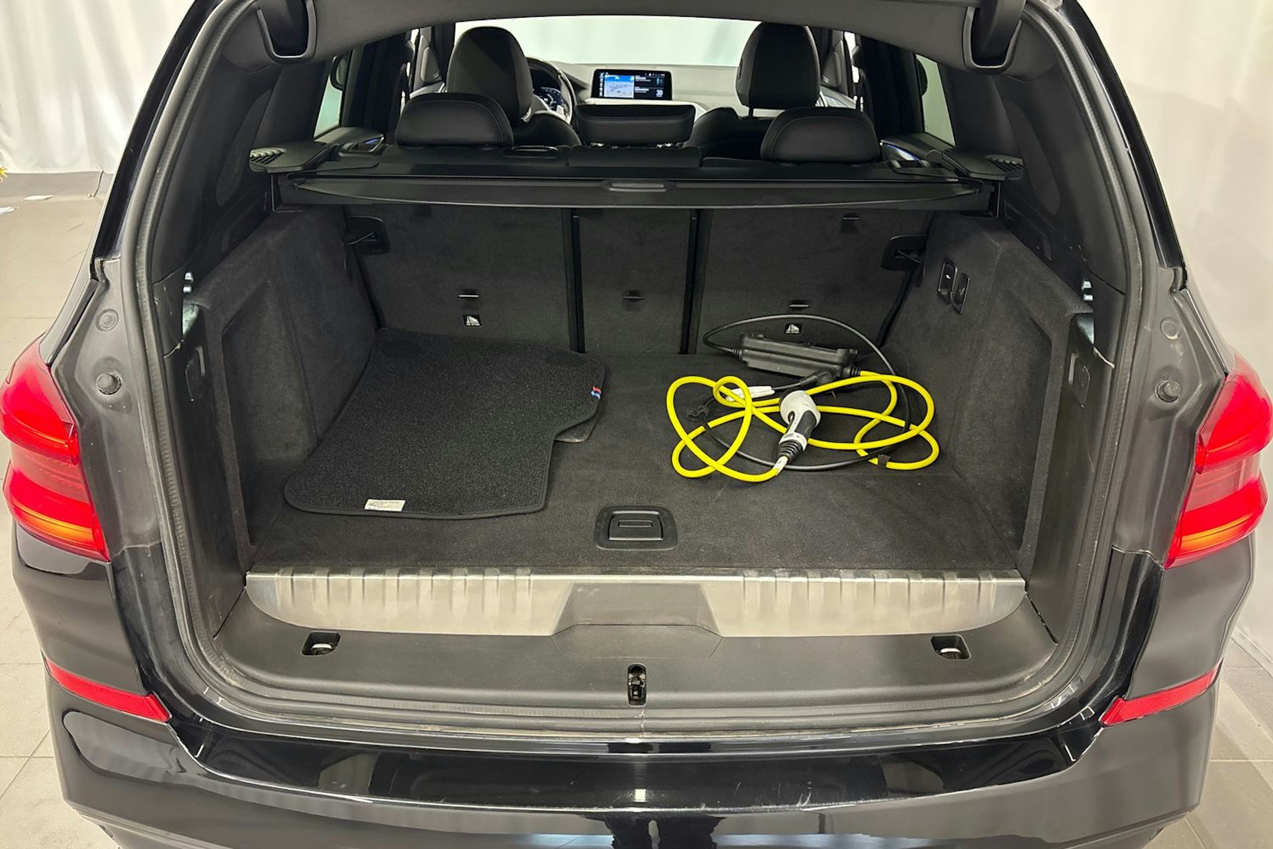 musta BMW X3 2020 kuva 12.