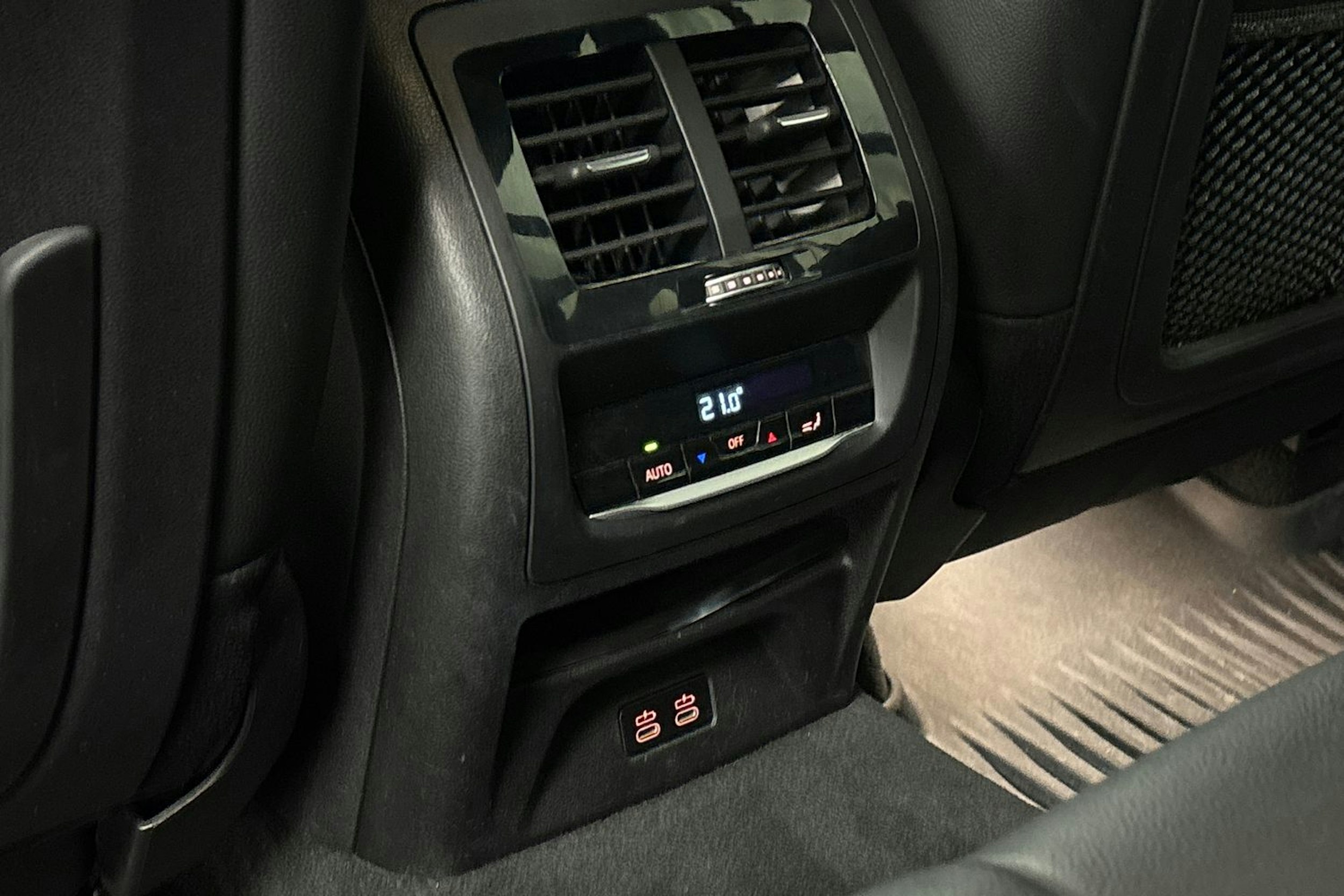 musta BMW X3 2020 kuva 14.