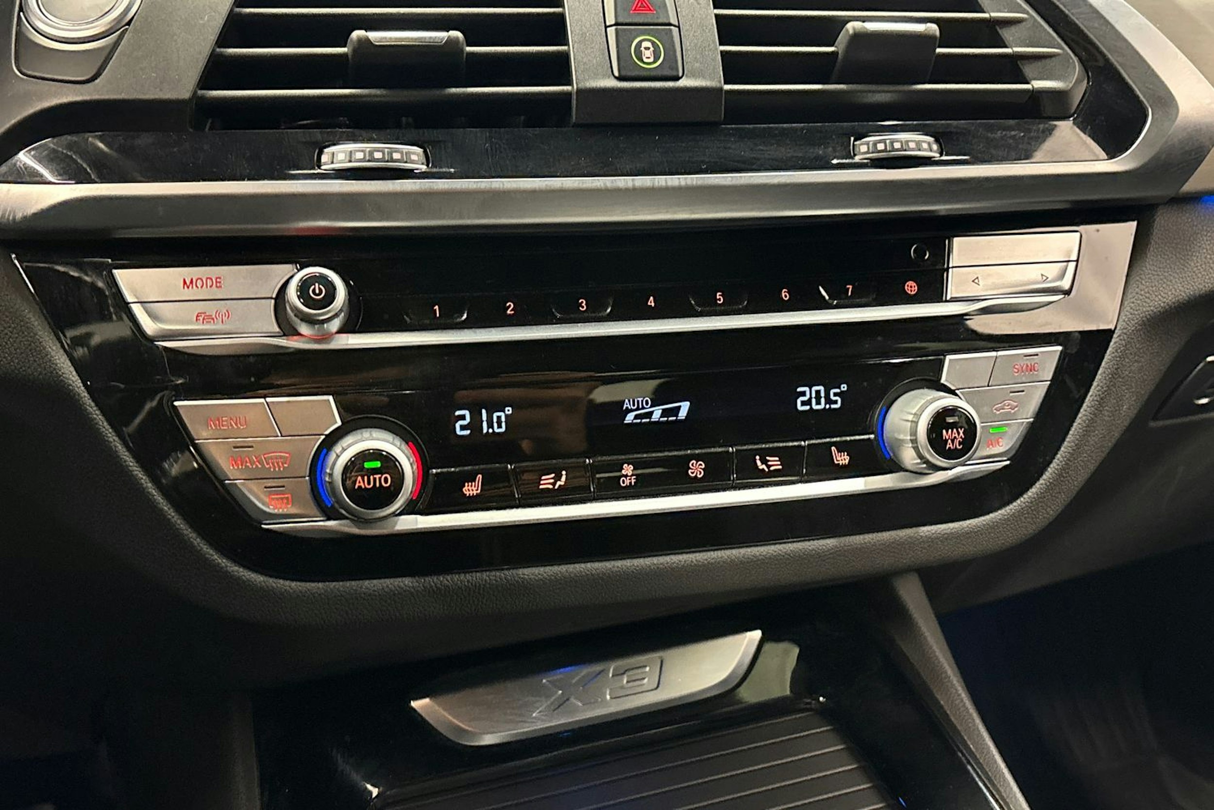 musta BMW X3 2020 kuva 23.