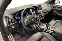 Valkoinen BMW X3 2020 kuva 7.