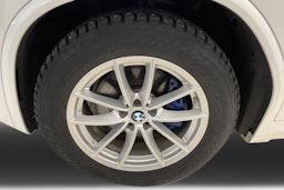 Valkoinen BMW X3 2020 kuva 11.