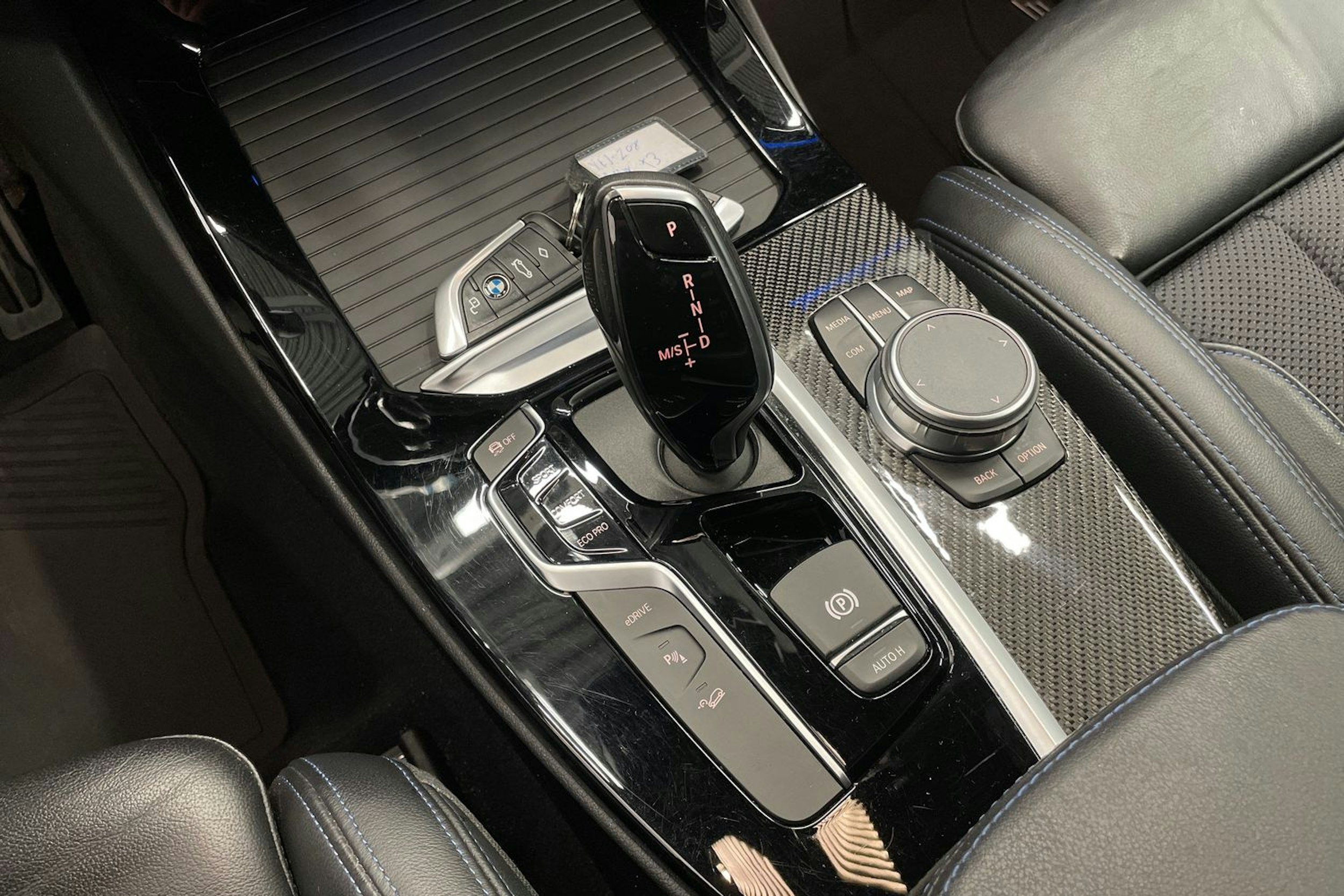 Valkoinen BMW X3 2020 kuva 18.