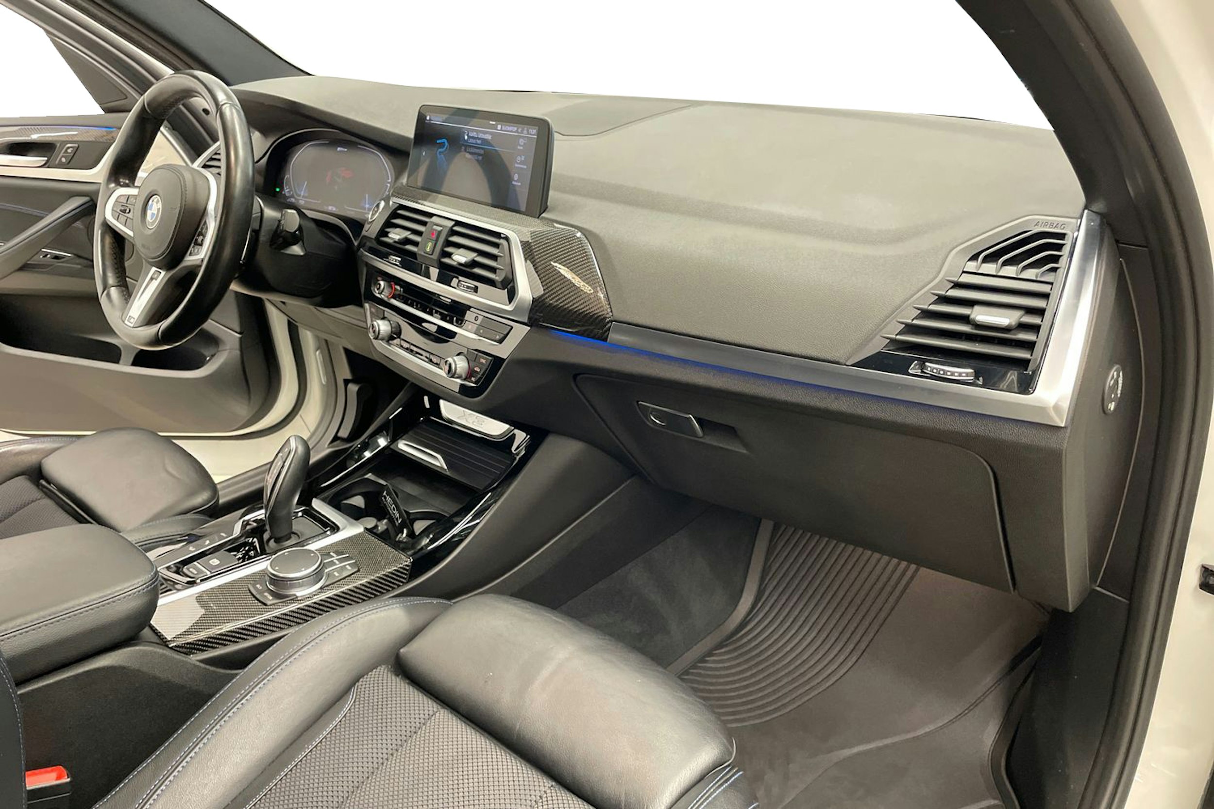 Valkoinen BMW X3 2020 kuva 25.