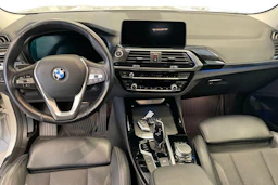 valkoinen BMW X3 2020 kuva 9.