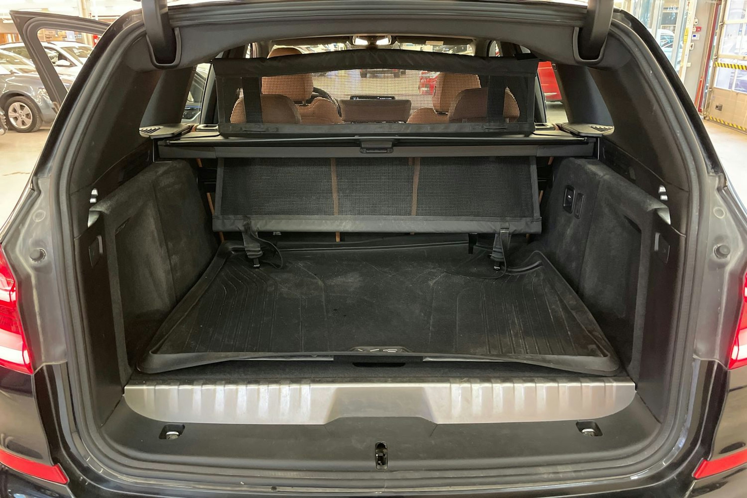 Musta BMW X3 2020 kuva 22.