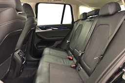 musta BMW X3 2021 kuva 8.