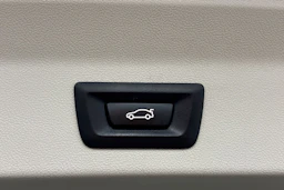 musta BMW X3 2021 kuva 23.