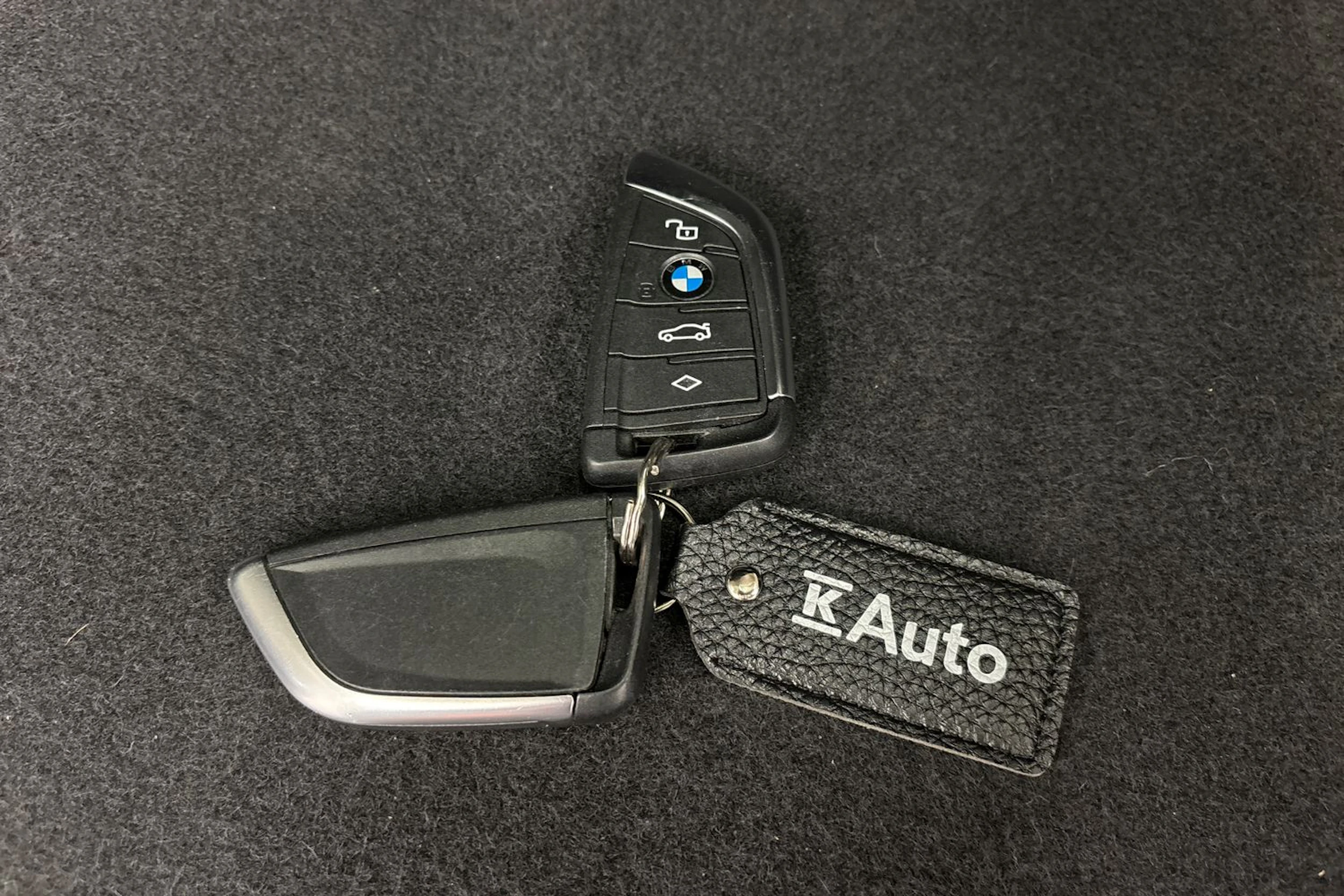 musta BMW X3 2021 kuva 24.