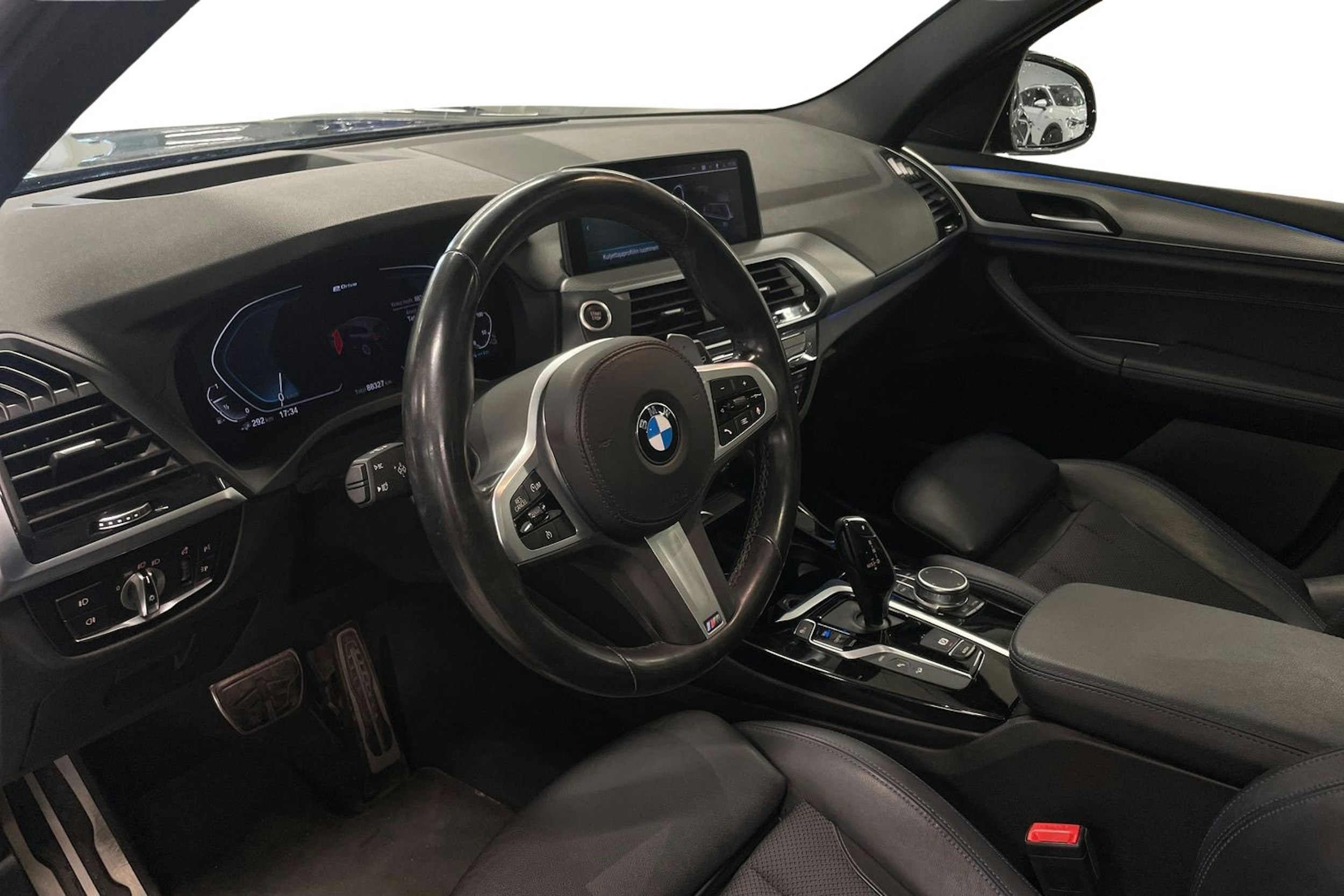 Musta BMW X3 2021 kuva 7.