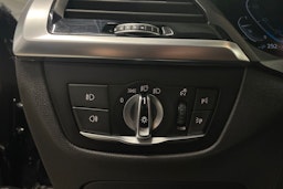 Musta BMW X3 2021 kuva 18.