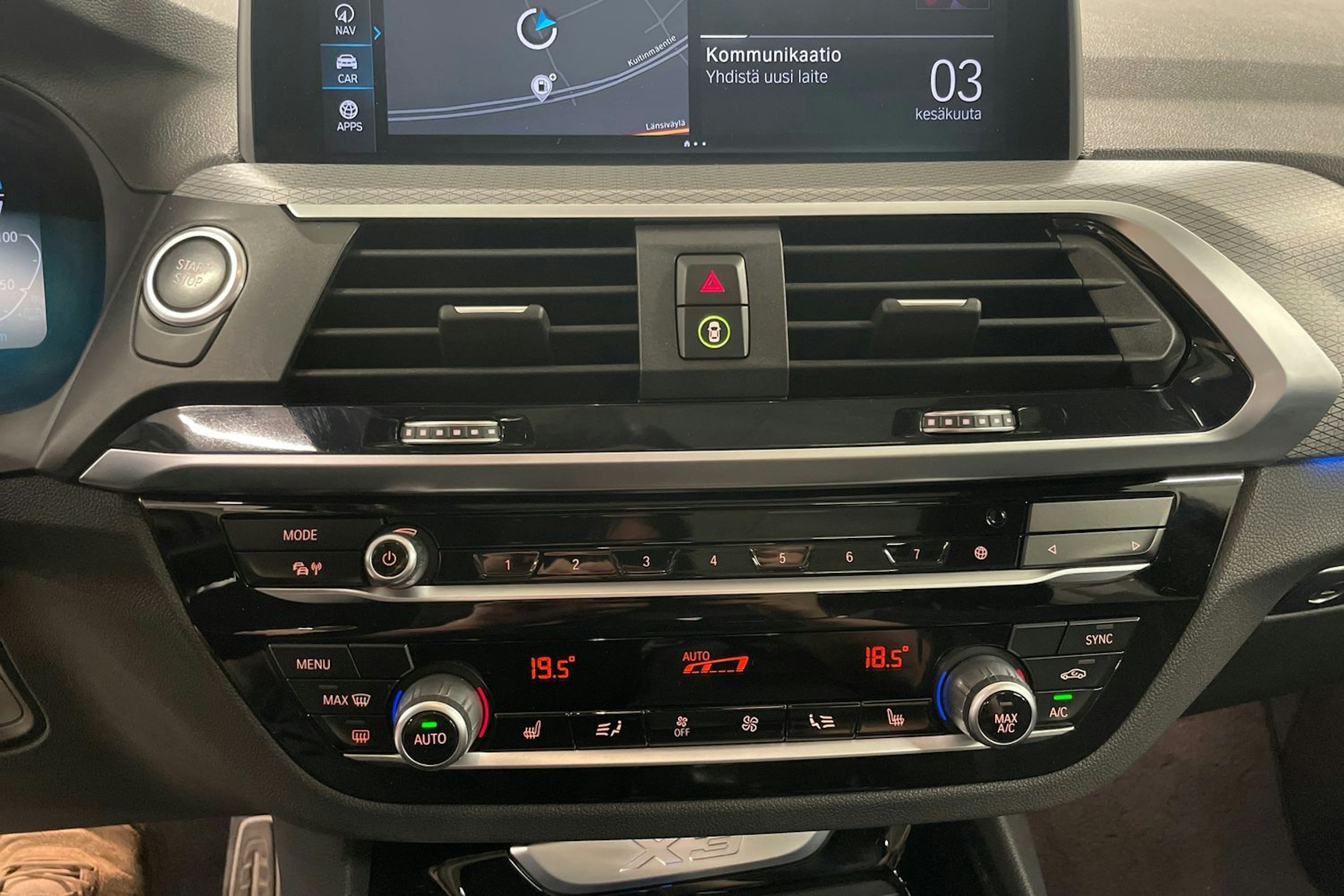 Musta BMW X3 2021 kuva 19.
