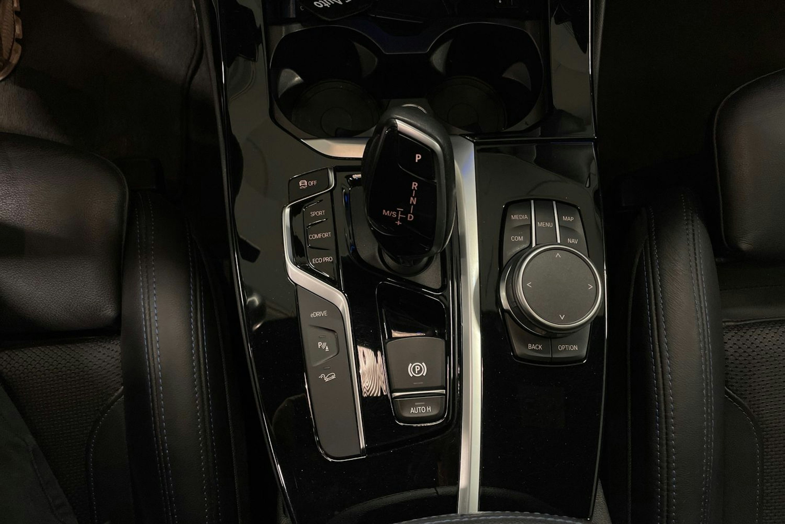Musta BMW X3 2021 kuva 22.