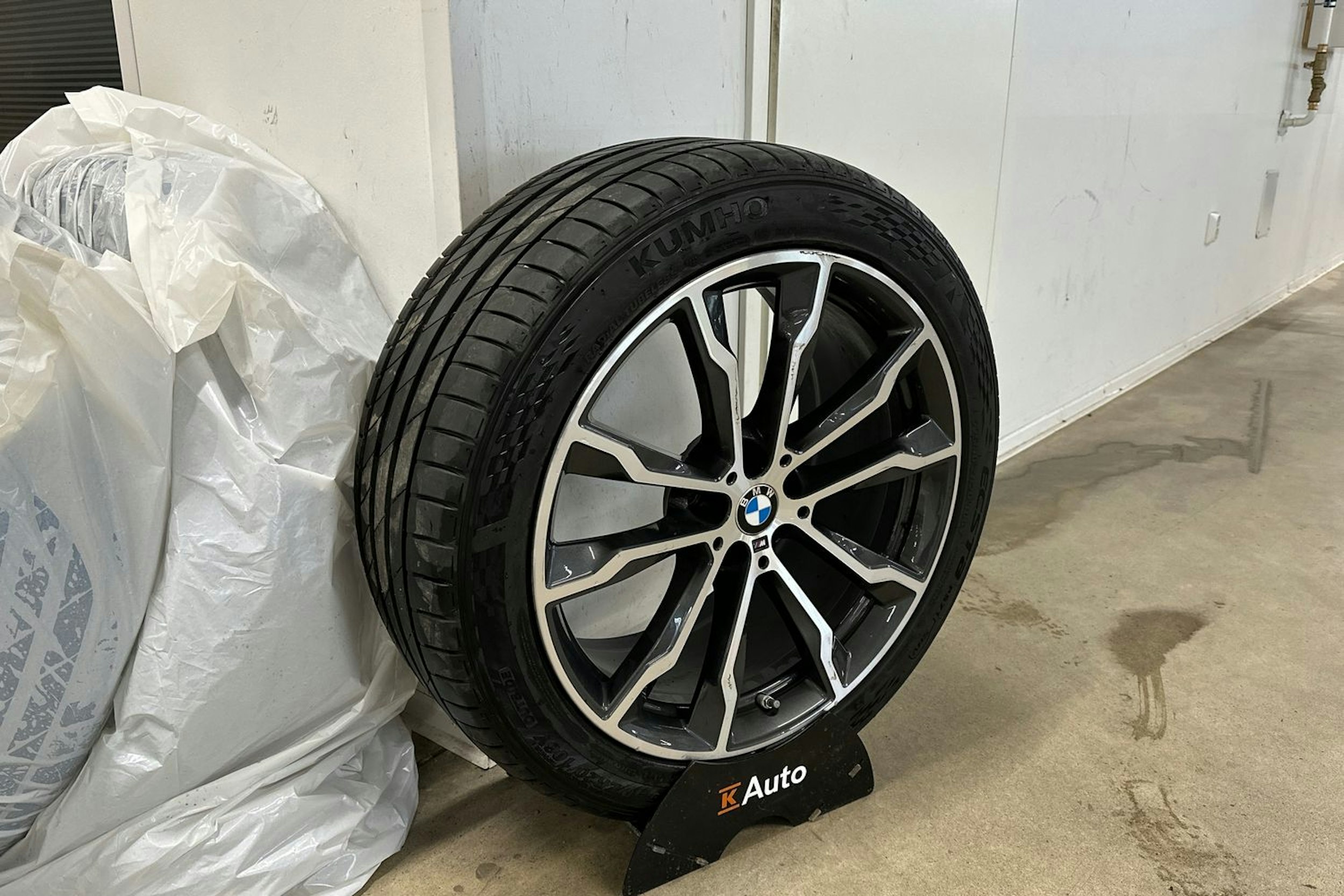 Harmaa BMW X3 2021 kuva 13.