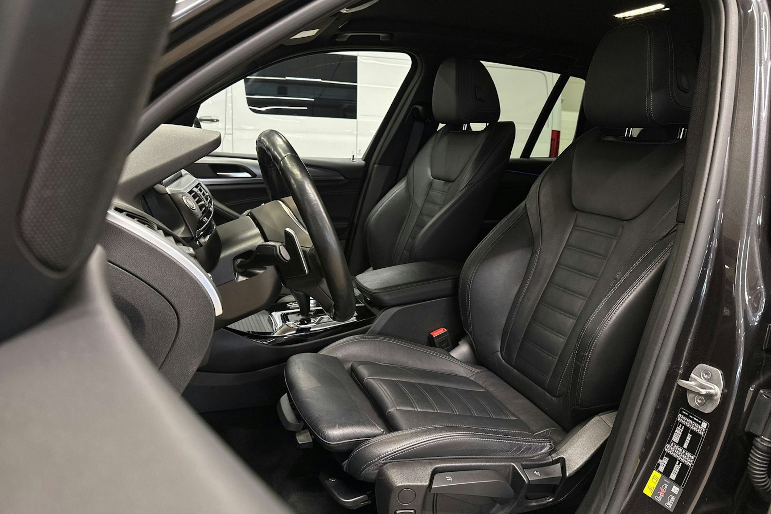 Harmaa BMW X3 2021 kuva 15.