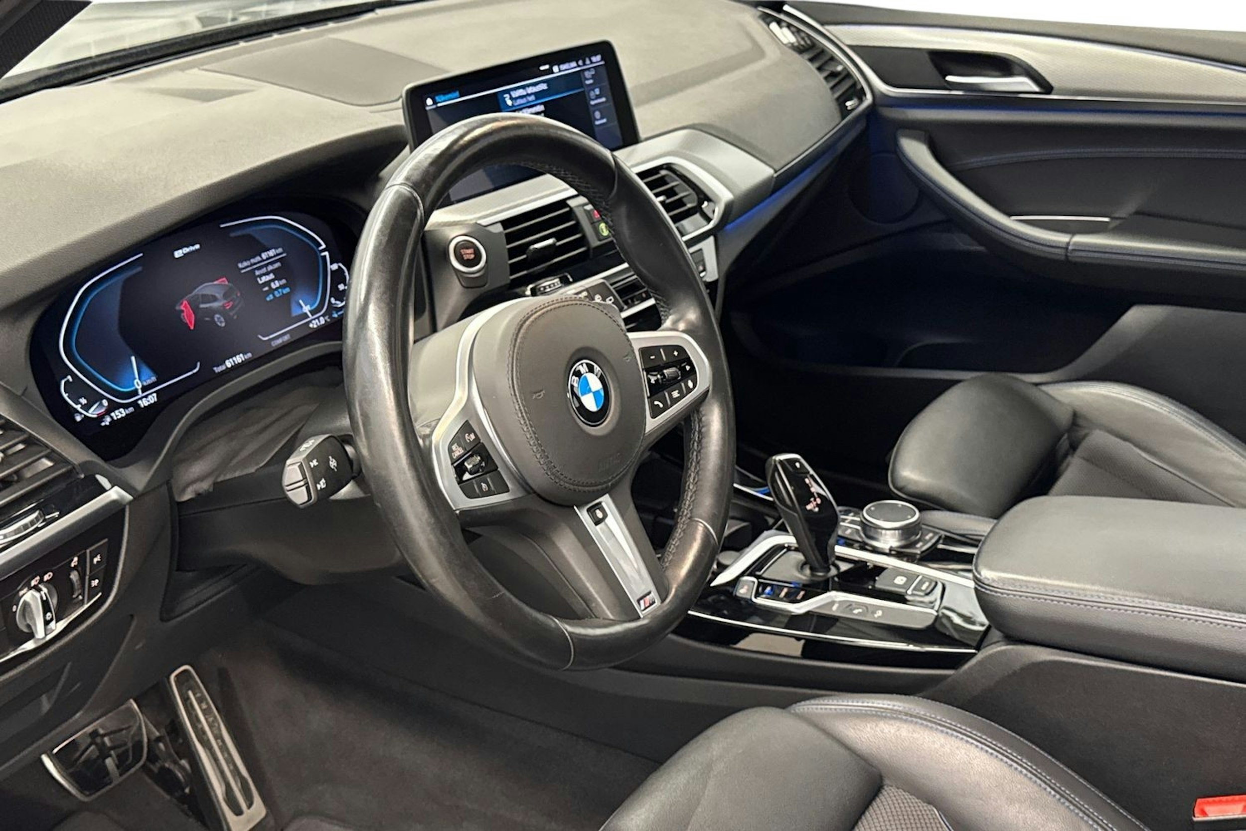 musta BMW X3 2021 kuva 7.