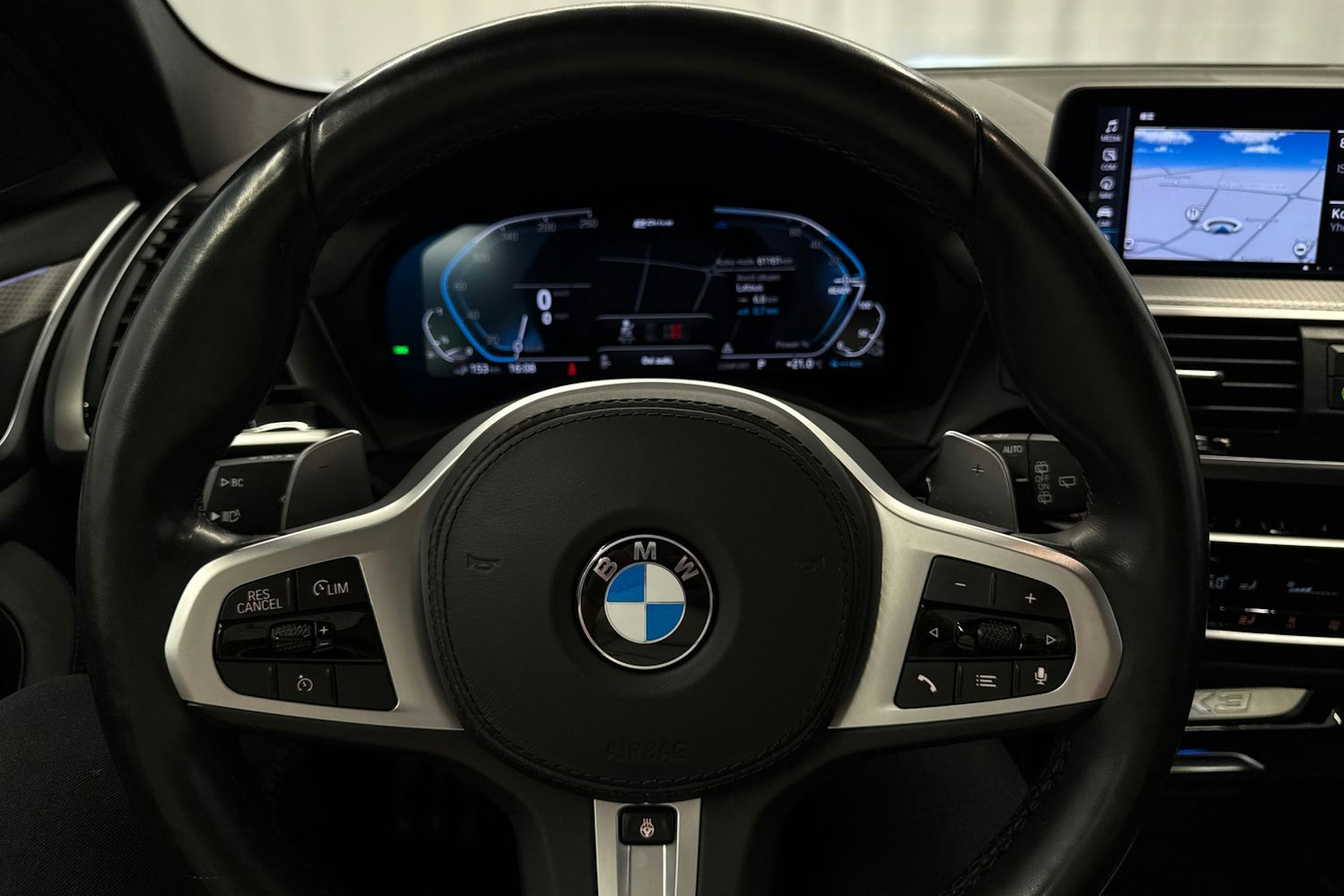 musta BMW X3 2021 kuva 14.