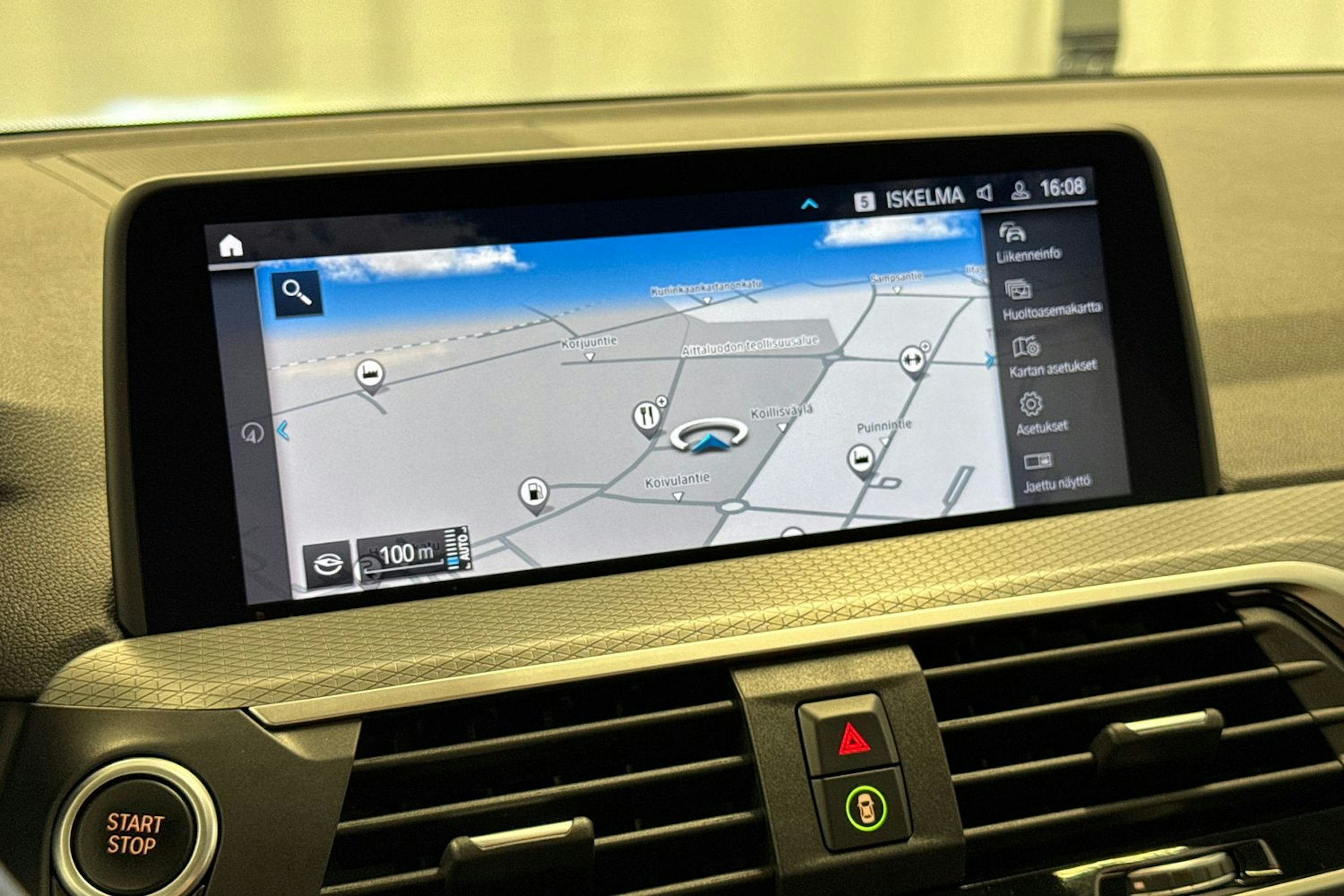 musta BMW X3 2021 kuva 19.