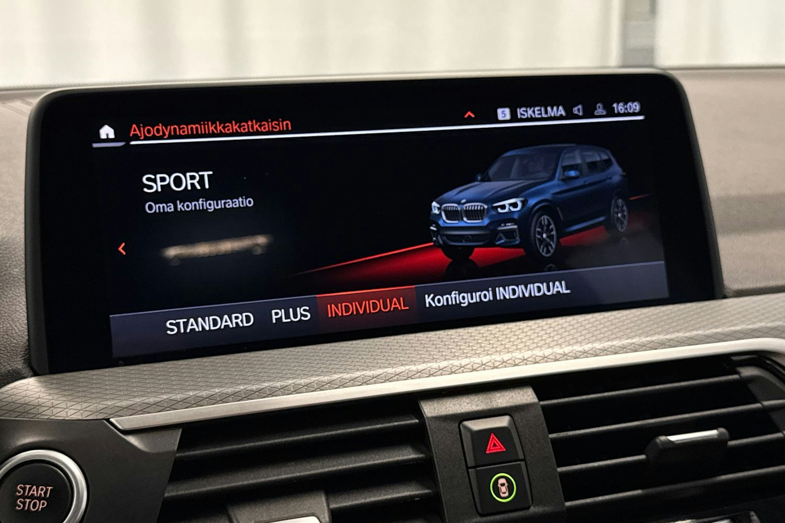 musta BMW X3 2021 kuva 20.