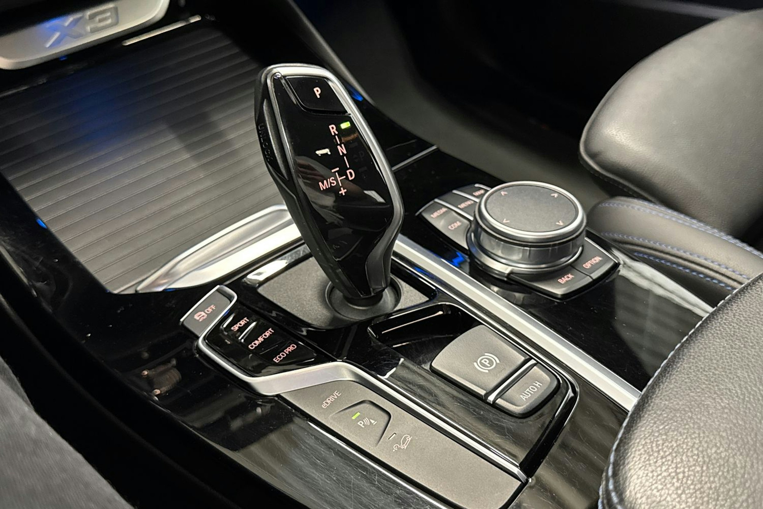 musta BMW X3 2021 kuva 22.
