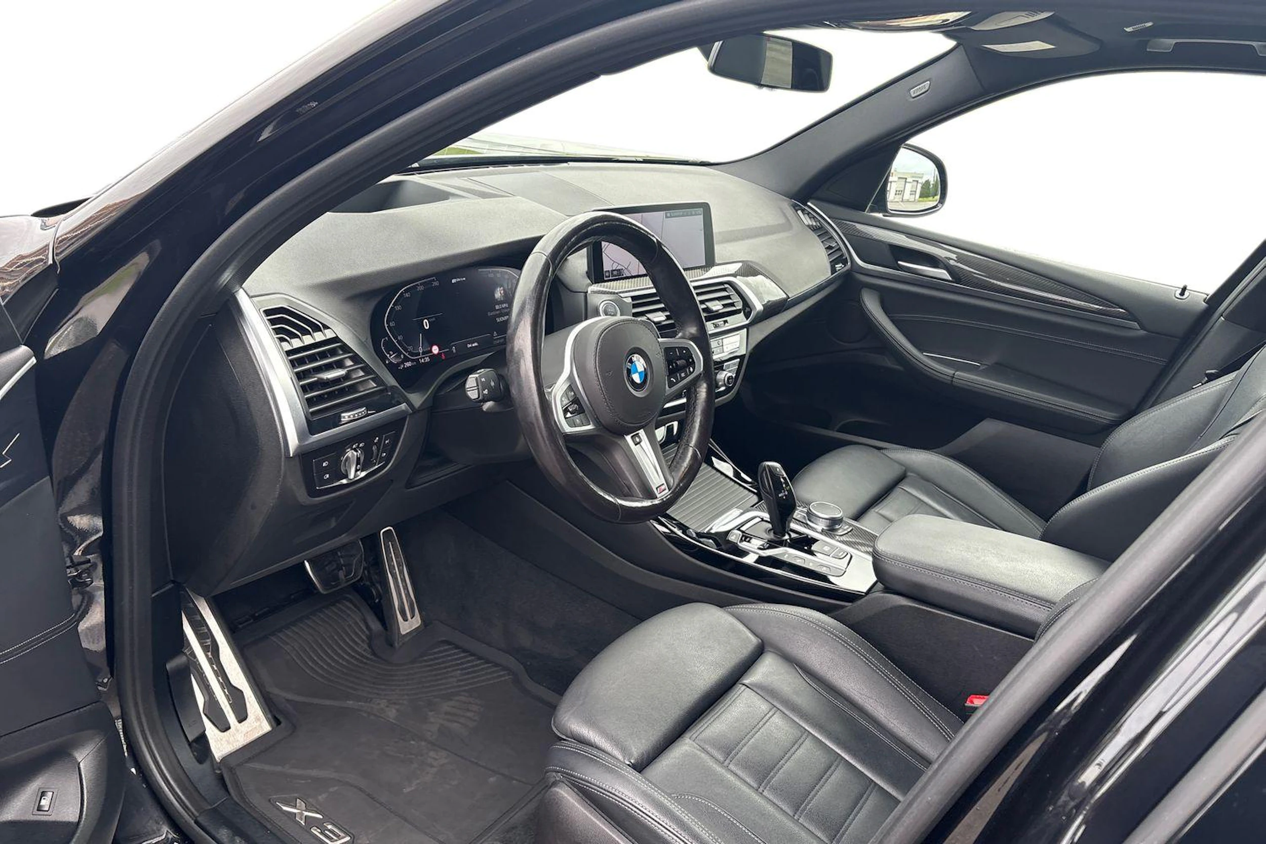 musta BMW X3 2021 kuva 6.