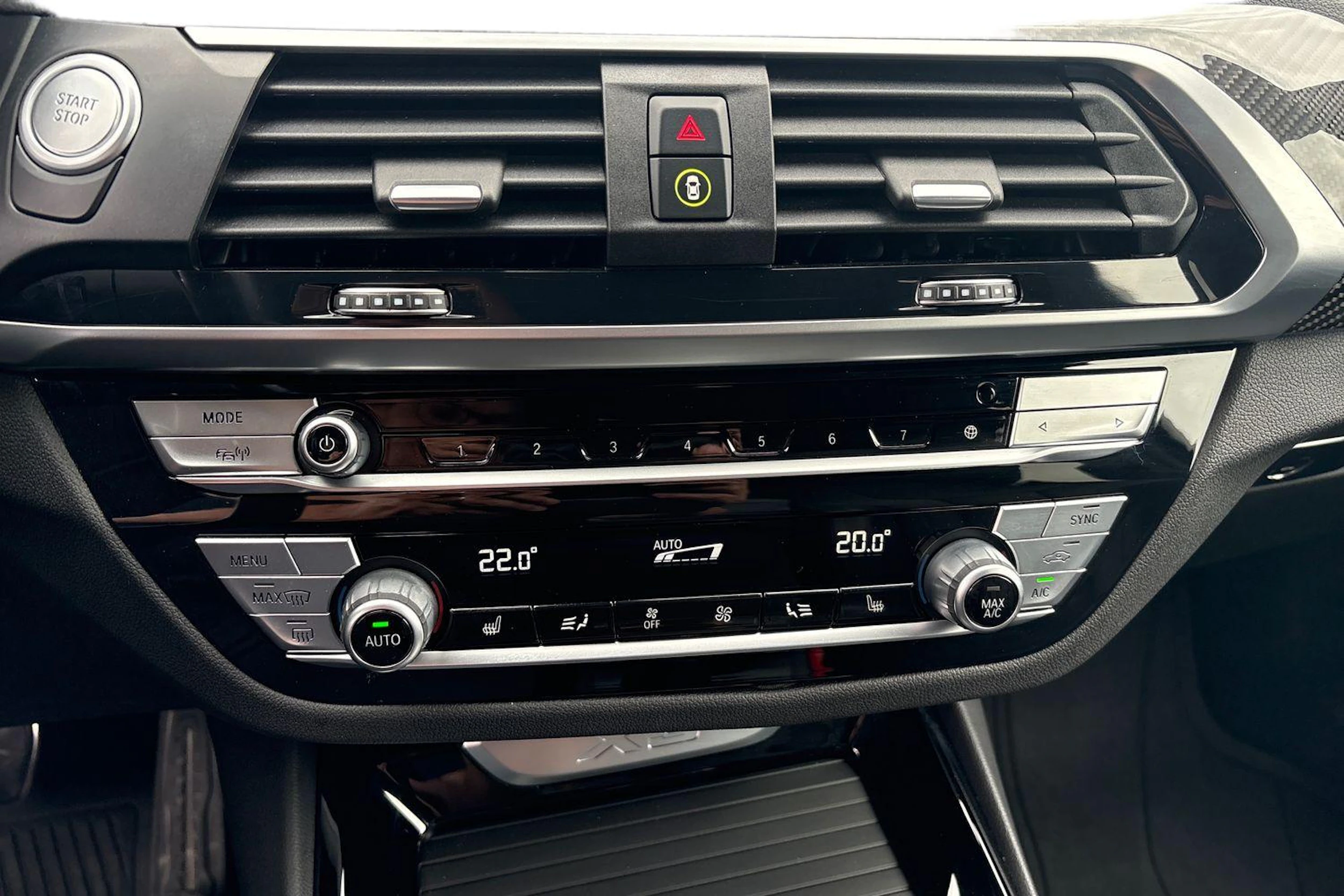 musta BMW X3 2021 kuva 8.