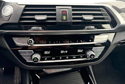 musta BMW X3 2021 kuva 8.