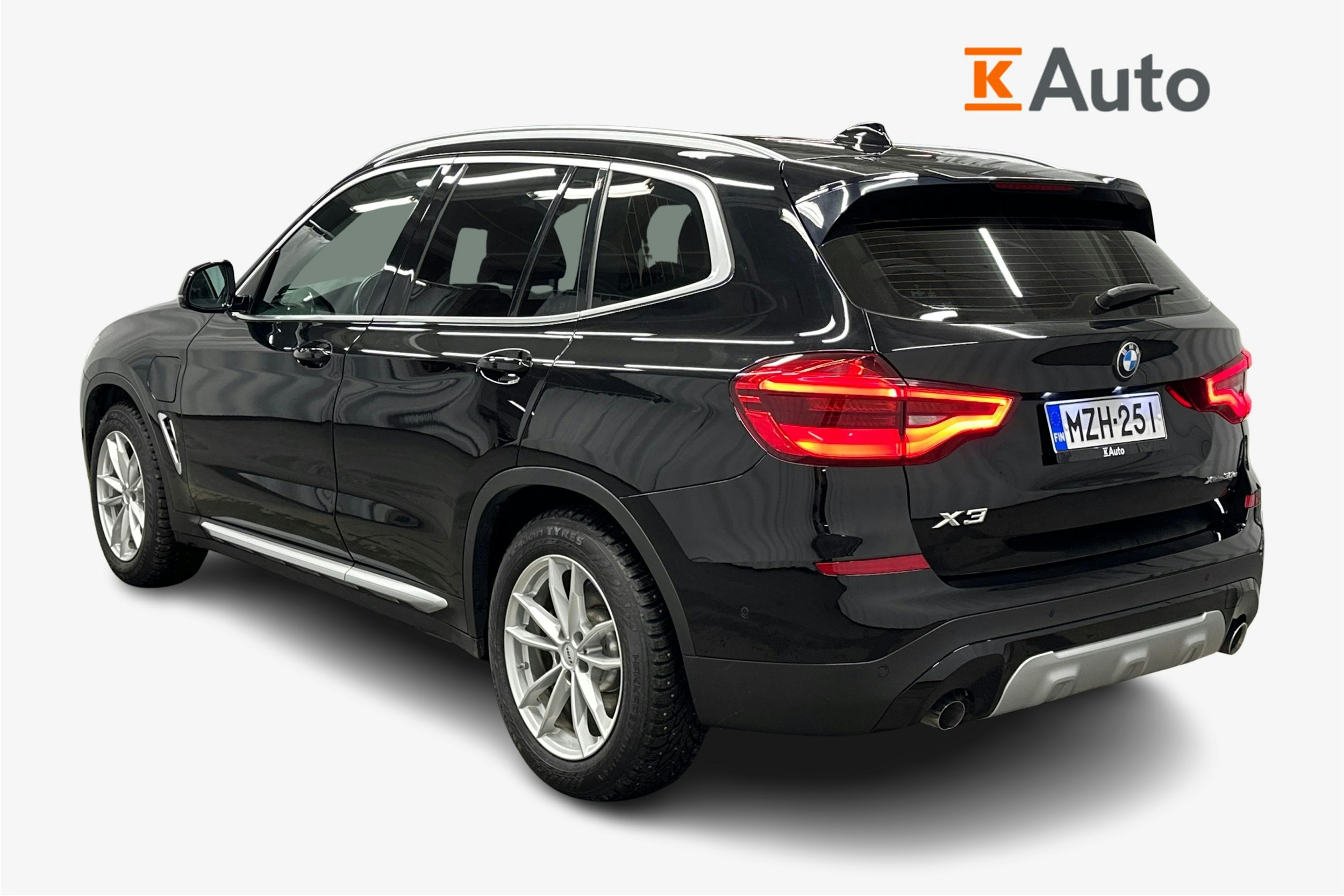 musta BMW X3 2021 kuva 2.