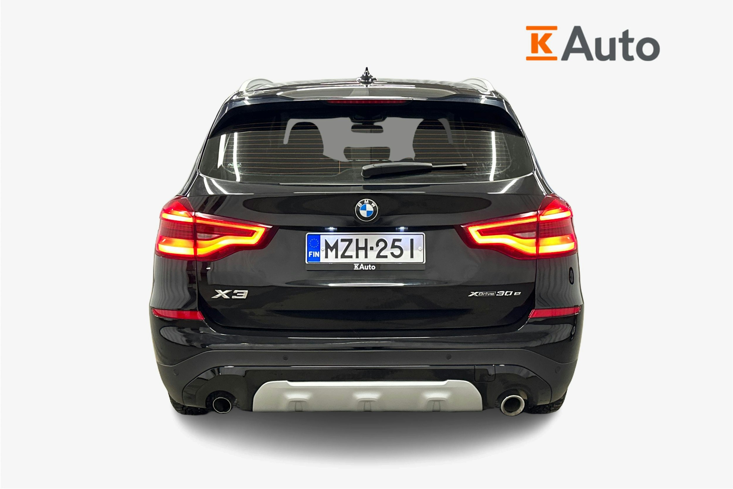 musta BMW X3 2021 kuva 3.