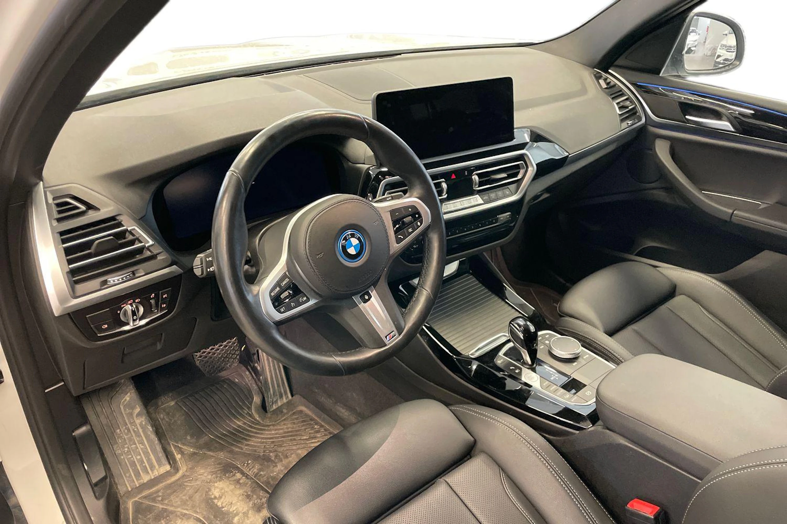 Valkoinen BMW X3 2022 kuva 3.