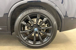 met. musta BMW X3 2022 kuva 13.