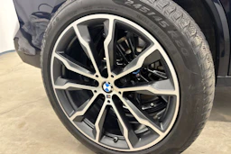 met. musta BMW X3 2022 kuva 17.