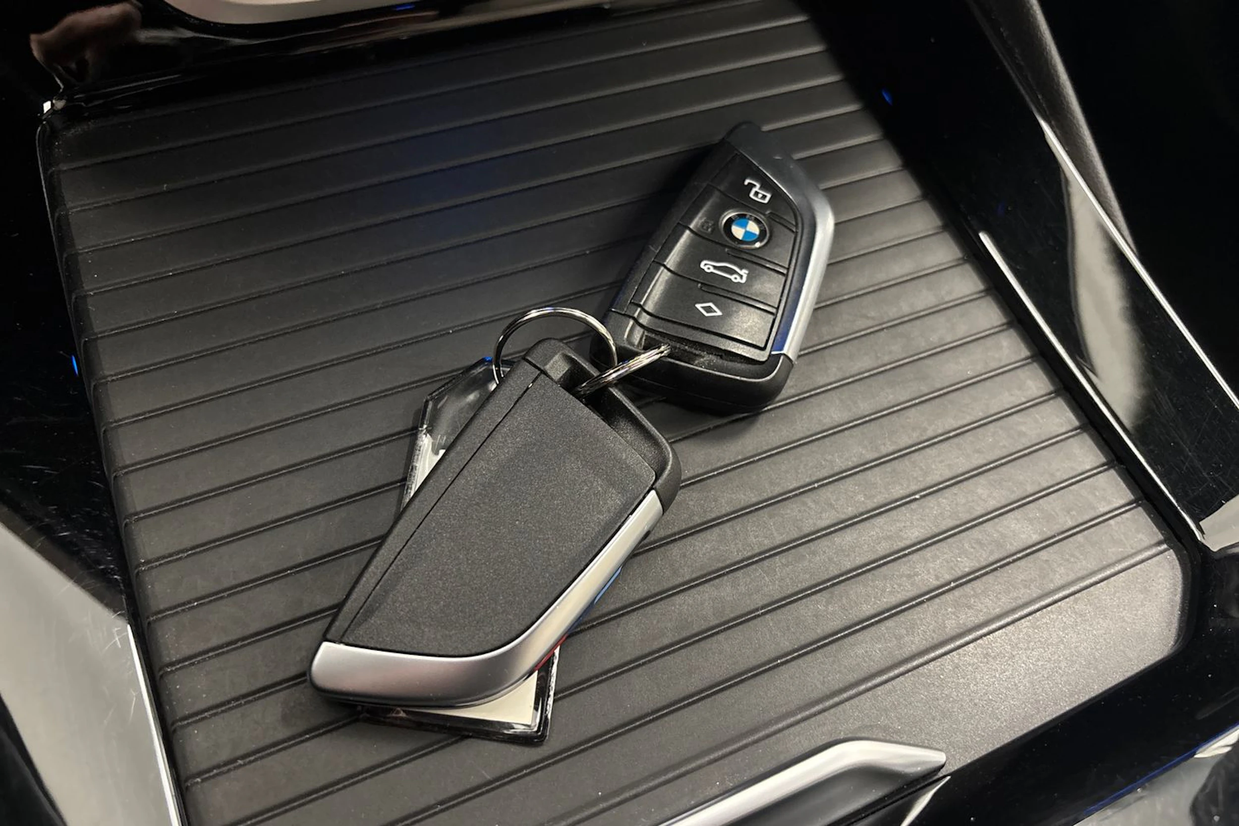 met. musta BMW X3 2022 kuva 38.
