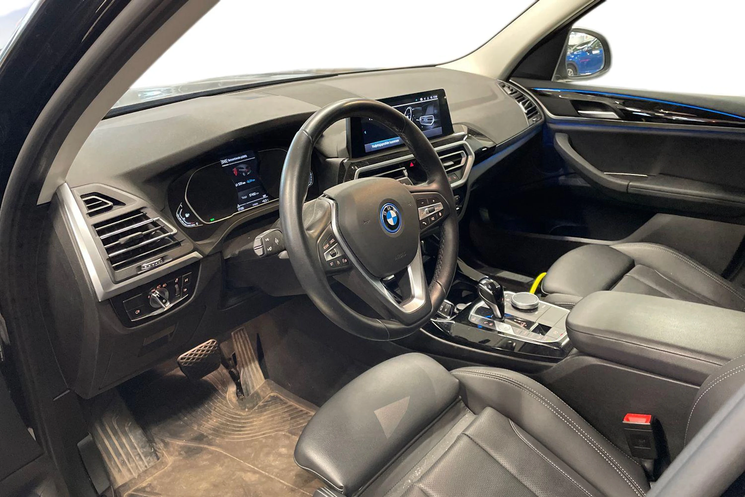 Musta BMW X3 2021 kuva 3.