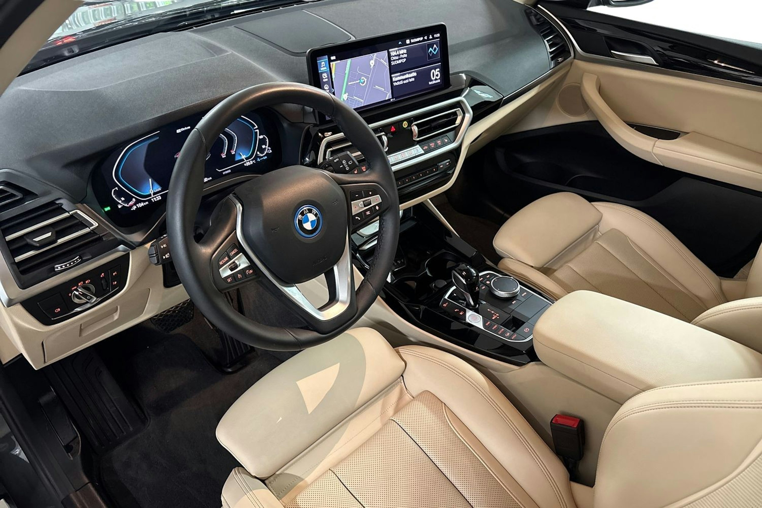 Harmaa BMW X3 2022 kuva 7.