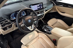 Harmaa BMW X3 2022 kuva 7.