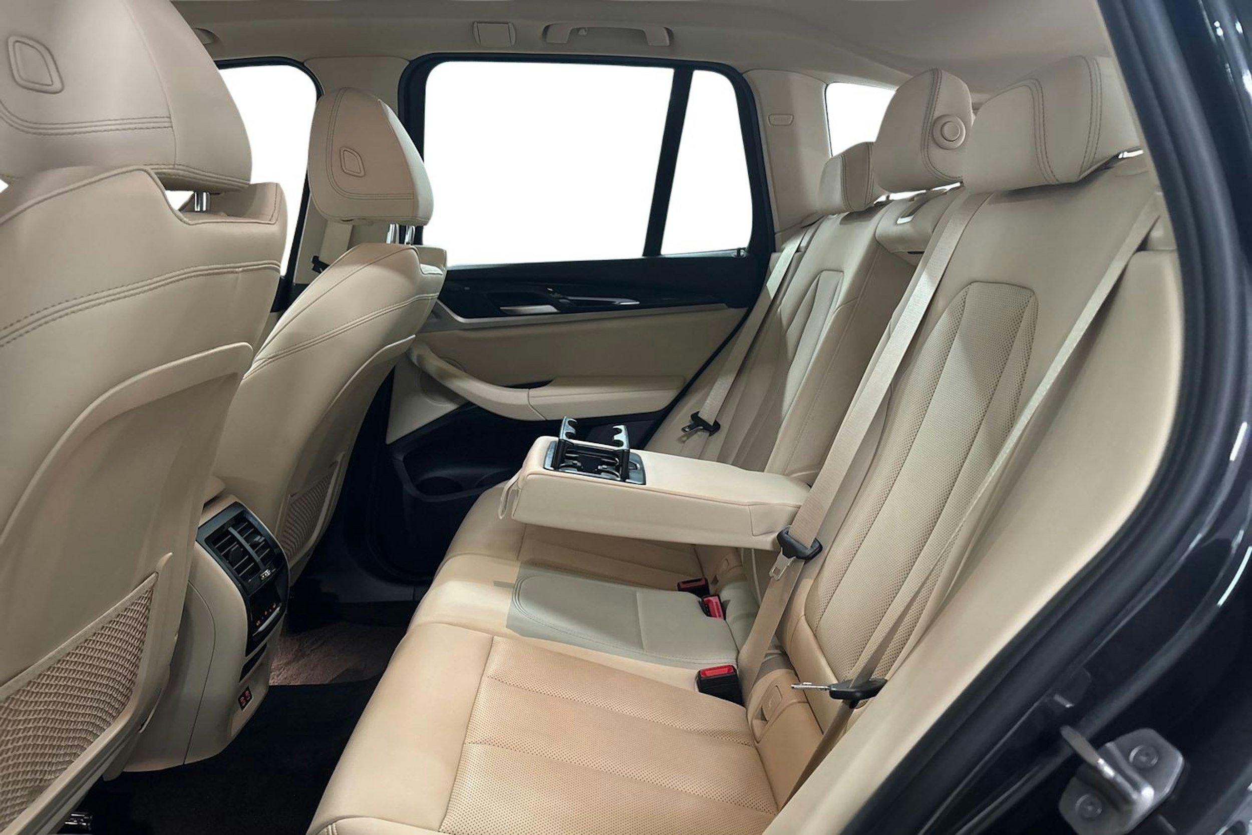 Harmaa BMW X3 2022 kuva 10.