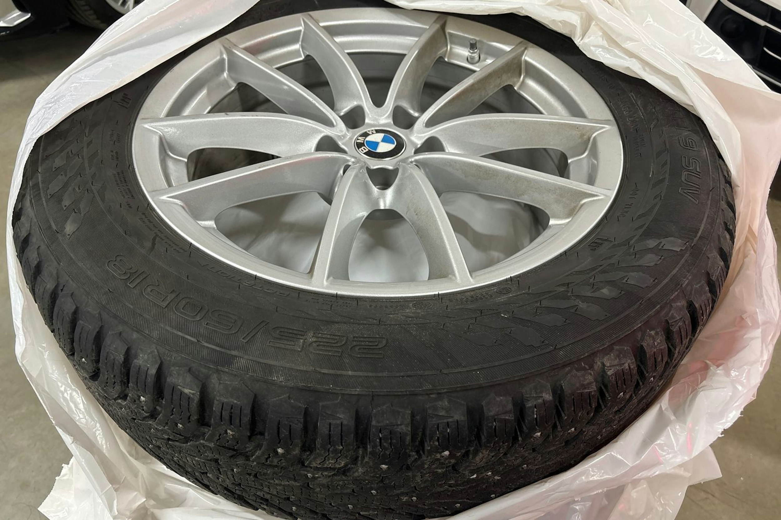 Harmaa BMW X3 2022 kuva 13.
